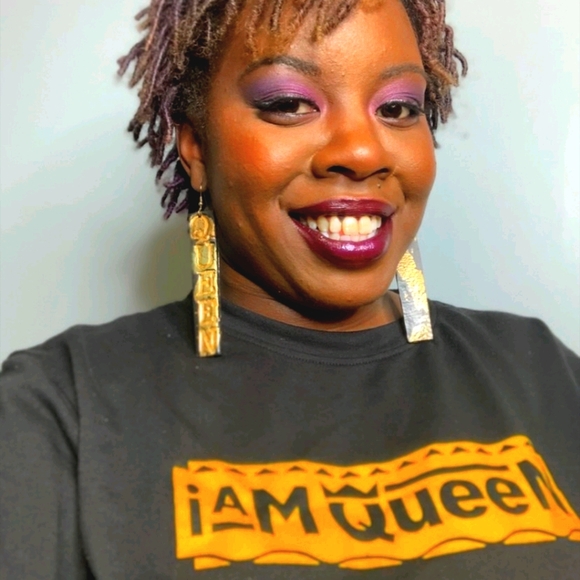 The Queen Earrings - Picture 2 of 4